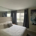 Beachfront 2 Bedroom 2 Bathroom Condo Steps From Venice Beach